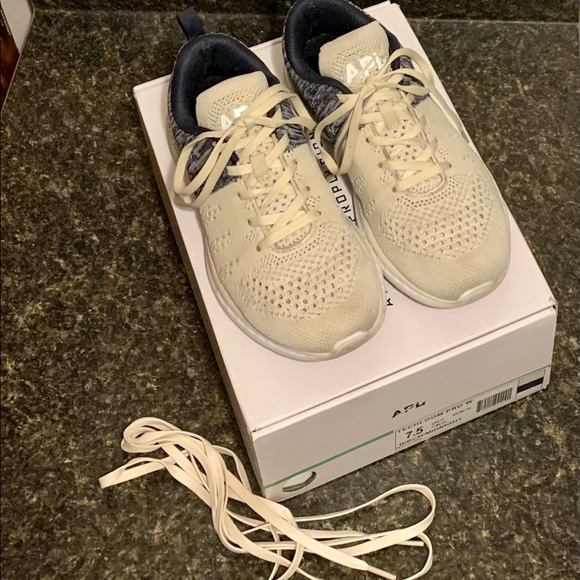 Women’s APL athletic shoes. - Picture 3 of 7